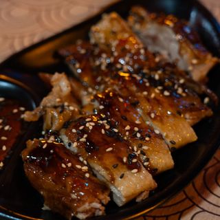 Katsu de Pato laqueado