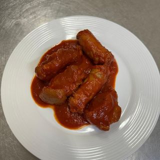 Carne e salsiccia al sugo