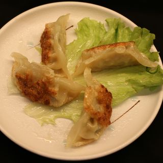 Ravioli di pollo alla piastra/ 鸡肉饺 锅贴