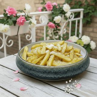 CARTOFI PRAJITI CU USTUROI ȘI PARMEZAN