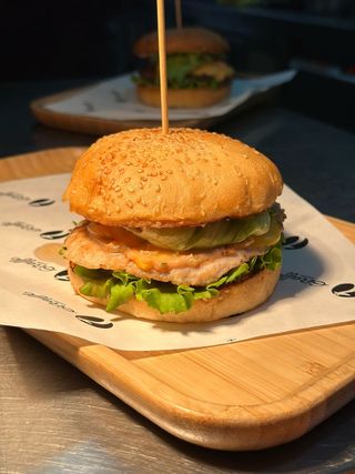 Бургер с курицей (290г)