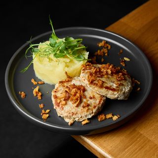 Курячі котлетки з картопляним пюре (330г)