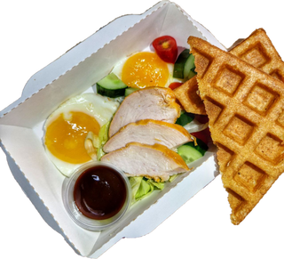 Глазунья с копченой курицей