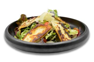 Salata cu Halloumi