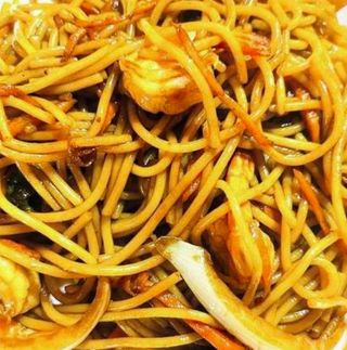 Tallarines Fritos Con Gambas