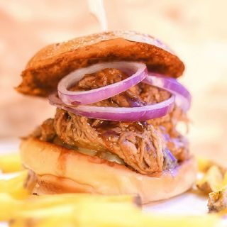 PULLED PORK BURGER_