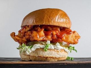 Бургер МЕНЮ Кріспі Чікен (ФРI+ПЕПСI)