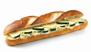 Panino con spiedino di zucchine