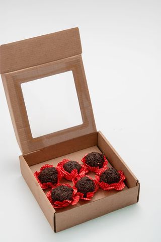 Caixa Com Brigadeiros Tradicionais