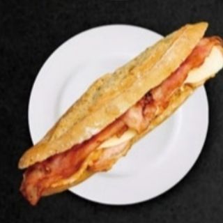 114. Bocadillo lomo y beicon