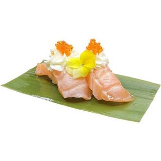 116. Nigiri De Salmón Flameado Con Queso