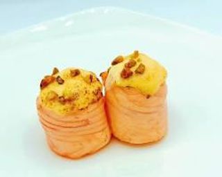 Gunkan salmone flambe