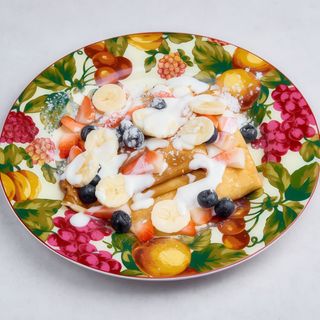 Naleśniki z twarożkiem i owocami