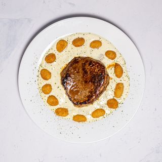 Ramstek sa umakom od bijelog luka