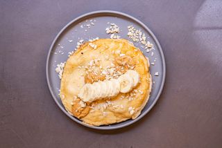 Pancakes Con Crema De Cacahuete Y Plátano (Ración)