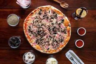 Pizza Prosciutto Funghi 