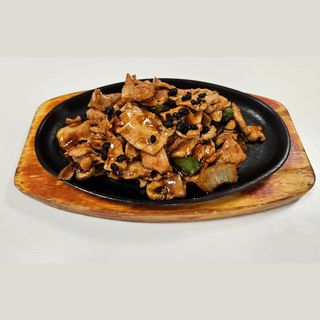 Pollo con judias negras y salsa china a la plancha