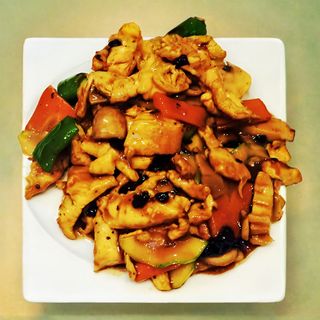 Pollo Con Salsa De Judías Negras