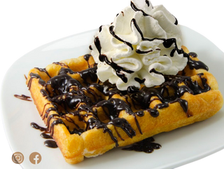 Gofre Con Caramelo Y Nata