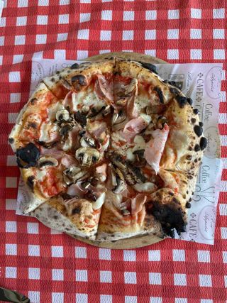 Пица Прошуто е фунги (32см)