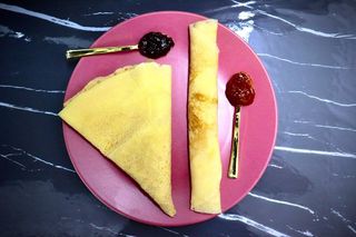 Velika palačinka sa džemom