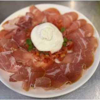 Burrata with parma ham