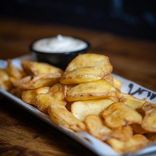 Patatas Alioli ( salsa casera)