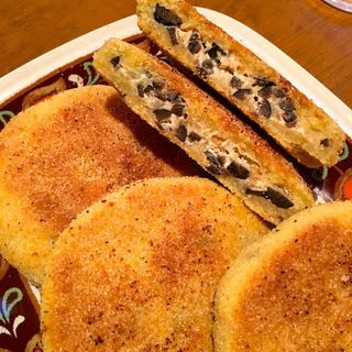 Harcha Aux Olives Noires & Oignons