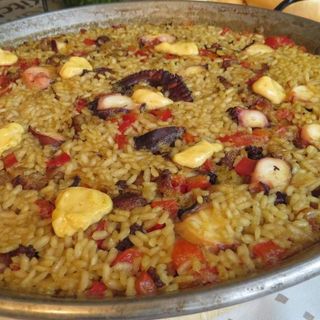 PAELLA DE MAGRO Y CRIOLLO