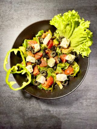 Greek salad / Հունական աղցան