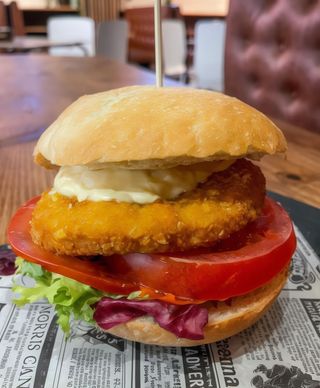 Crispy chicken burger