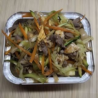 Spaghetti di soia con manzo e verdure