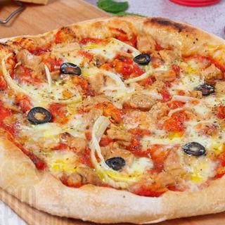 Pizza Al Tonno 