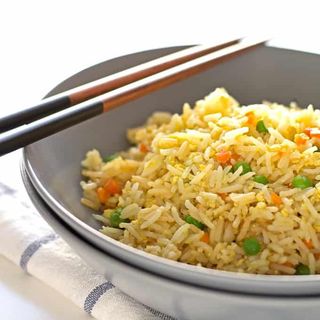 Arroz frito tres delicias (SIN JAMON )