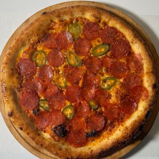 პიცა პეპერონი და ცხელი თაფლი