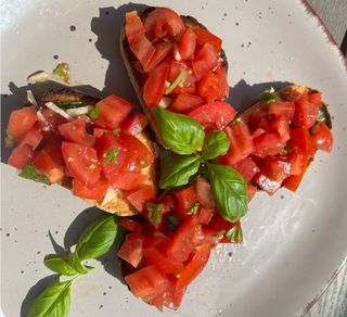 Брускети с домати