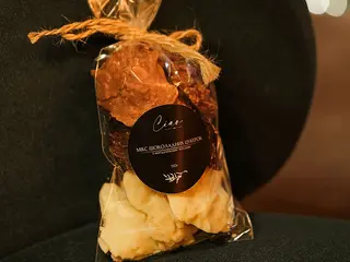 Мікс цукерок з мигдалевими чіпсами (150g)