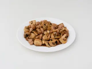 Pollo con champiñones 