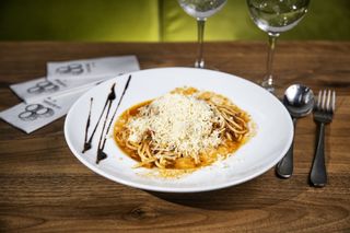 SPAGHETE BOLOGNESE