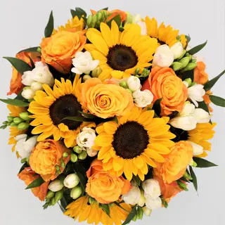 Bouquet di girasoli e rose gialle