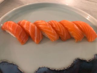 25. Sake nighiri 2pz