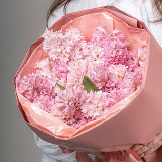 Buchet cu 25 Zambile la Alegerea Floristului