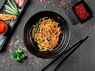Локшина яєчна WOK з овочами (250g)