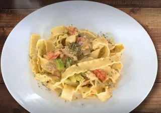 Tagliatelle de Frango