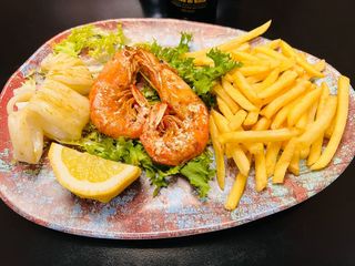 A141. Gamberoni e calamari grigliati*