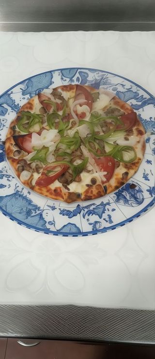 11. Pizza Primavera Mediana