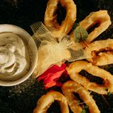   კალმარის რგოლები პიტნის სოუსით