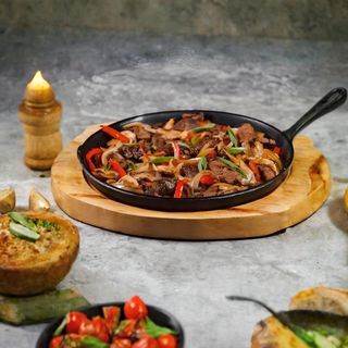 Баранина по-тайски с фри (350г)