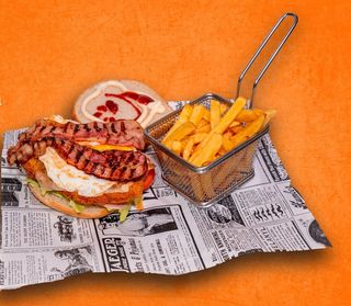 Hamburguesa De Pollo Rebozado con Patatas