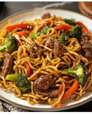 Makaron chiński z wołowiną